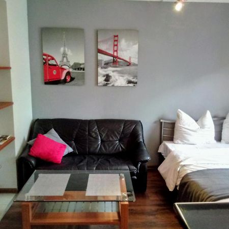 Apartamenty Krzywe Okna Зелёна-Гура Экстерьер фото