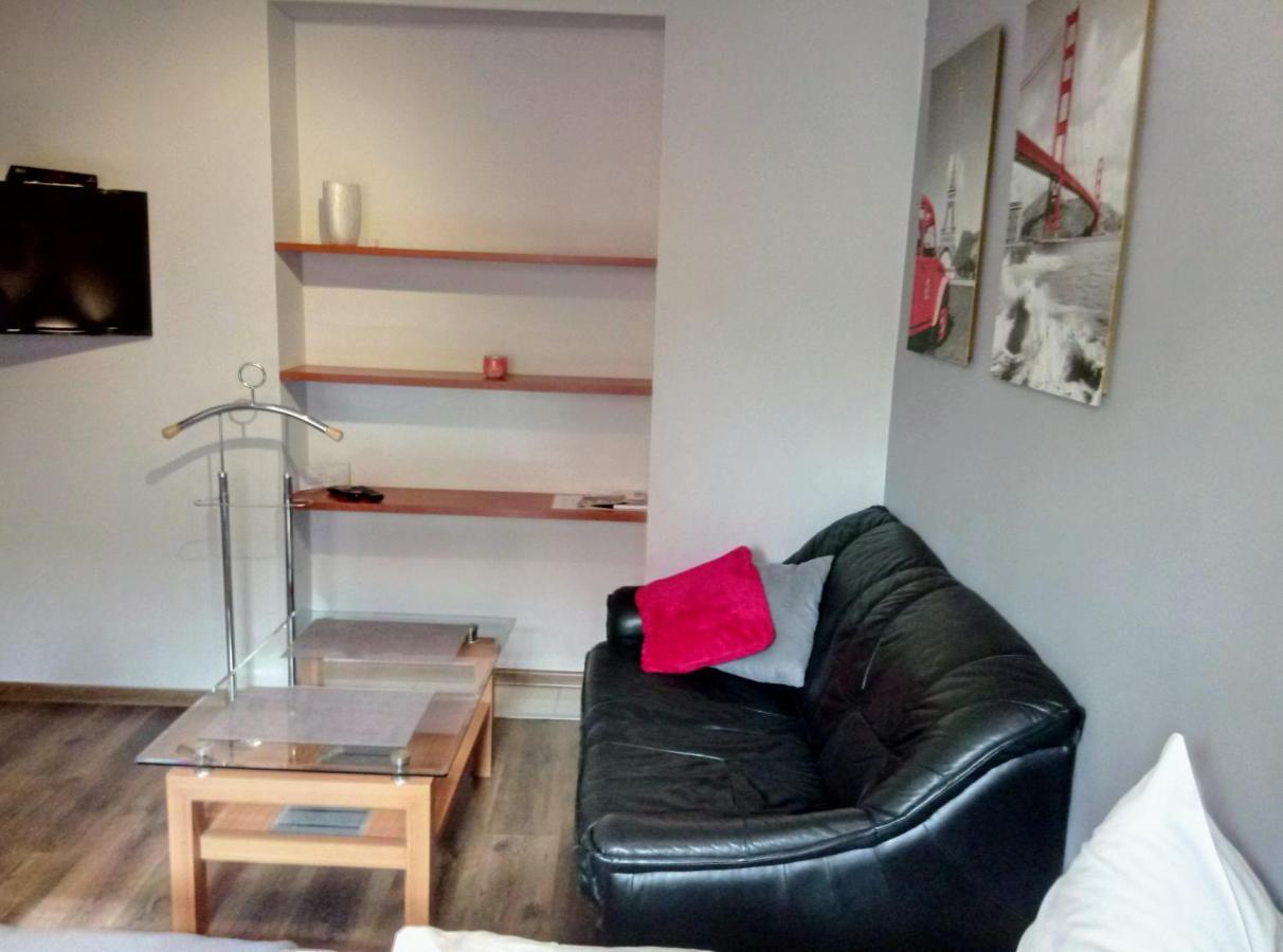 Apartamenty Krzywe Okna Зелёна-Гура Экстерьер фото